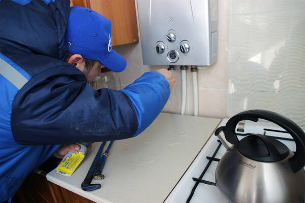В Брянской области 13 семьям помогли сменить газовое оборудование