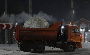 Дорожные службы Брянска за ночь вывезли 328 тонн снега с улиц города