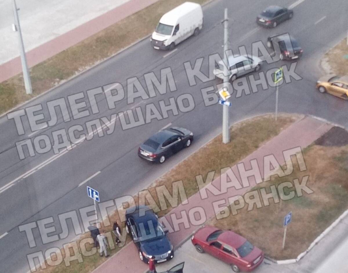 В Брянске 3 автомобиля попали в ДТП на улице Советской