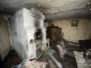 В Новозыбкове из горящего дома спасли человека