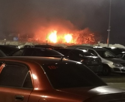 В Брянске возле ТРЦ «Аэропарк» сгорела дача