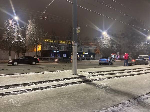 В Брянске возле «Мельницы» на Красноармейской произошло серьезное ДТП