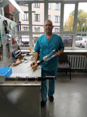 Брянский ветеран Денис Ануфриев продолжает службу на протезном предприятии