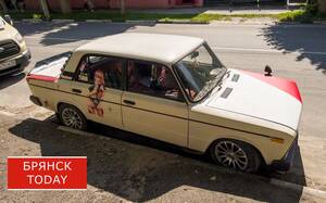 В Комаричах нетрезвый водитель уехал в кювет на угнанном ВАЗе