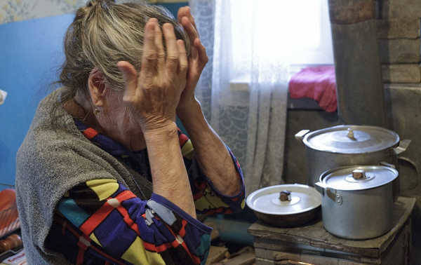 В Брянске уголовник оглушил и ограбил 81-летнюю женщину