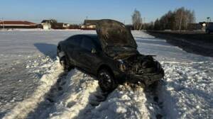 В Трубчевском районе иномарка вылетела в кювет и опрокинулась