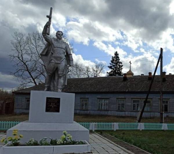 Памятник воину освободителю в харькове фото