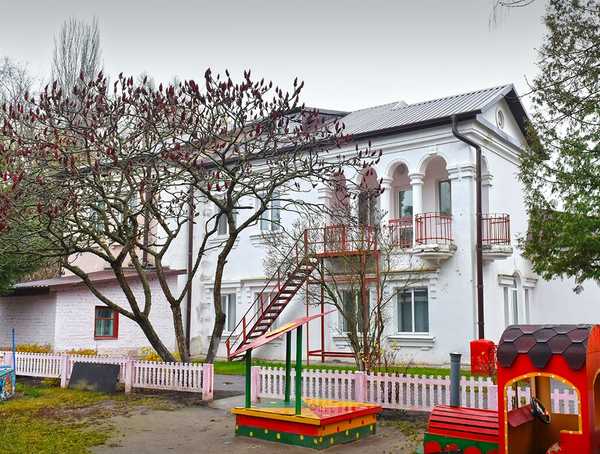 Этот особнячок, расположенный в тихом месте в центре Брянска, видел каждый житель города