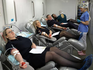 Брянские полицейские сдали редкую донорскую кровь