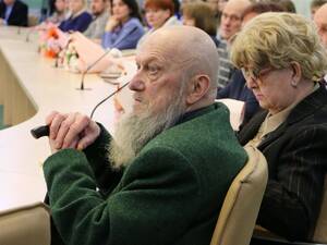 Известного брянского журналиста Сергея Лапина поздравили с юбилеем