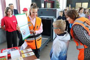 В Брянске железнодорожники провели День профилактики детского травматизма