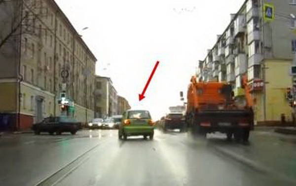В Брянске водителя наказали за проезд на «красный» на проспекте Ленина