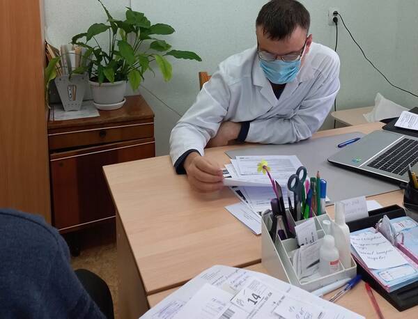 В Брянске чаще всех сверхурочно работают врачи и учителя