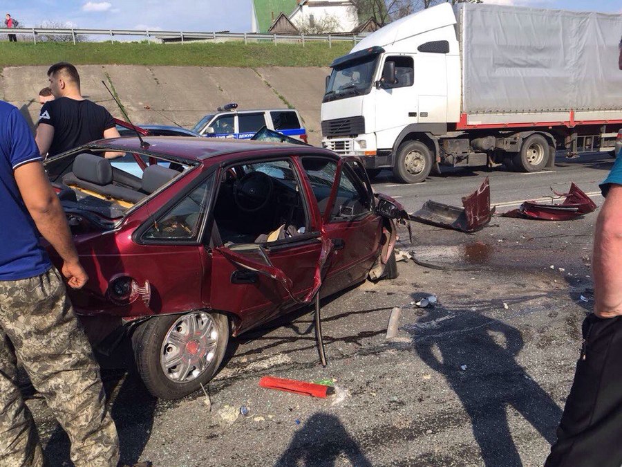  В ДТП с 4 автомобилями под Брянском пострадали два человека