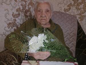 В Брасовском районе поздравили труженицу тыла с 95-летием