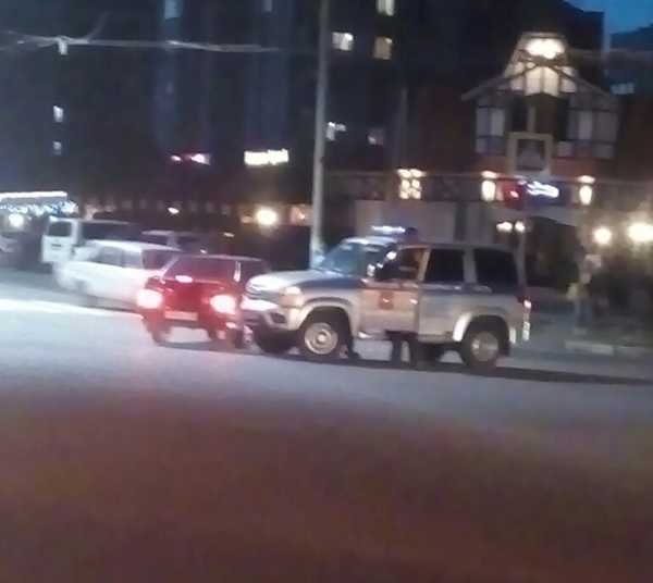 В Брянске автоледи на ВАЗ протаранила полицейскую машину
