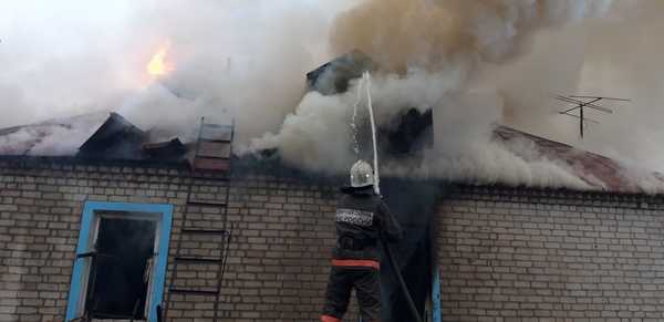 Под Карачевом в горящем доме ранен человек