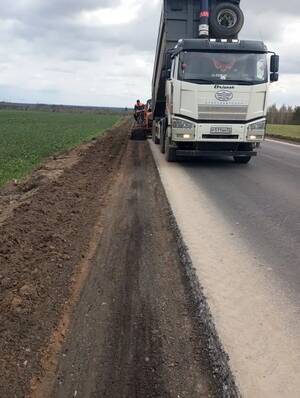 В Выгоничском районе продолжают ремонт дороги к Трубчевску по нацпроекту