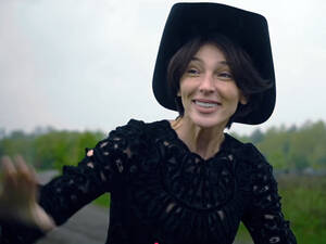 Настя Ивлеева снялась в фермерском реалити в Брянской области