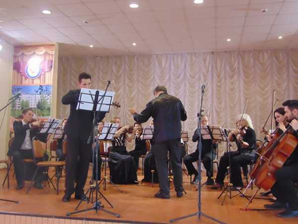  В Брянском доме-интернате прошёл благотворительный концерт городского оркестра 