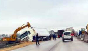 На объездной под Брянском фура вылетела в кювет