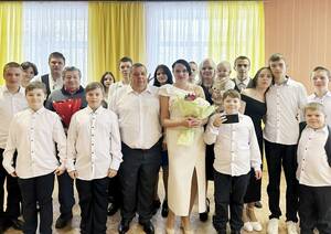 В брянской Жуковке две многодетные семьи соединились в одну