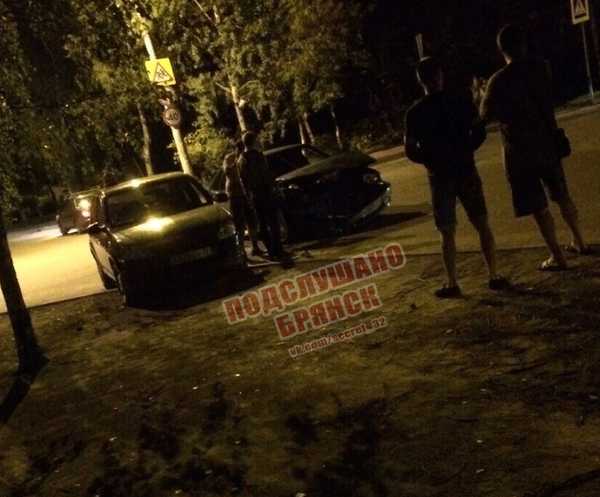 В Брянске на улице Орловской произошло ДТП с легковушками