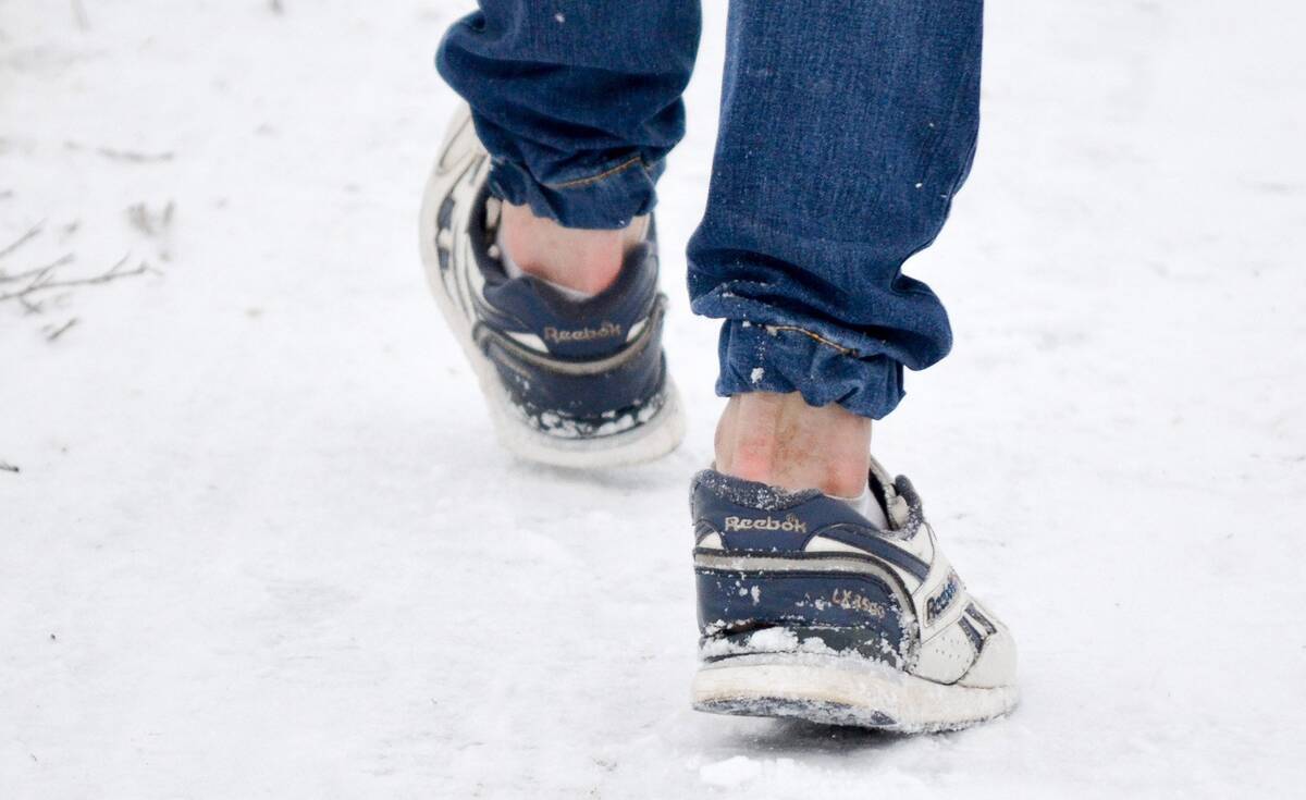 Россиянину ампутировали ноги после прогулки по морозу в коротких носках и легких кроссовках