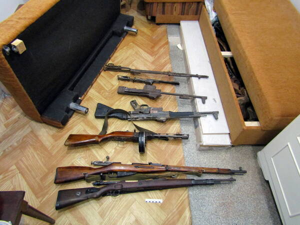 Задержаны торговцы оружием и ликвидирована оружейная мастерская в Брянской области