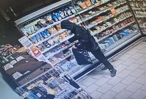 В Брянске поймали мужчину, укравшего 85 плиток шоколада