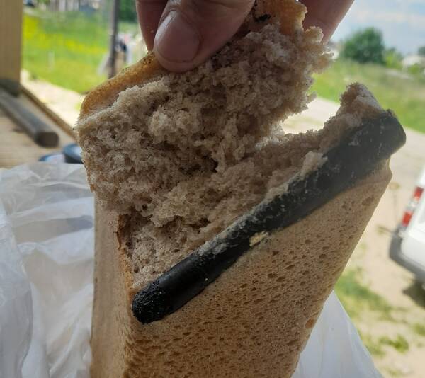 Житель Погара купил хлеб с сюрпризом