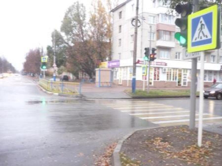 В Брянске на Почтовой 16-летняя девочка попала под ВАЗ