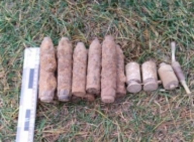 В Севском районе нашли 11 артиллерийских снарядов