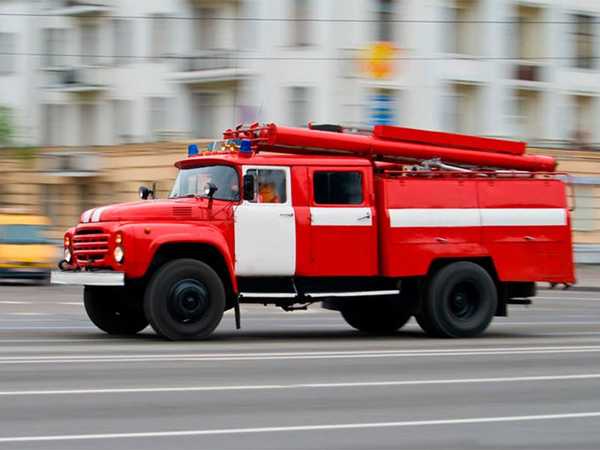 Из горящего дома в Брянске спасли 15 человек