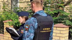 В Брянске пристав раскрыл кражу, узнав воров после заседания