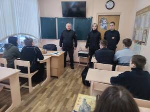 Транспортная полиция Брянска провела правовой ликбез для 180 школьников