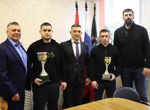 В Брянске чествовали чемпионов по тяжелой атлетике