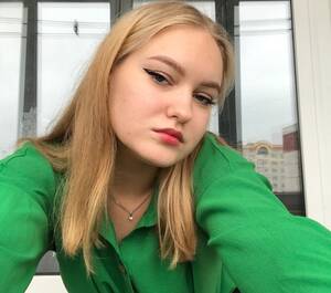 В Москве спасают раненую при ракетном ударе по Брянску 22-летнюю девушку 