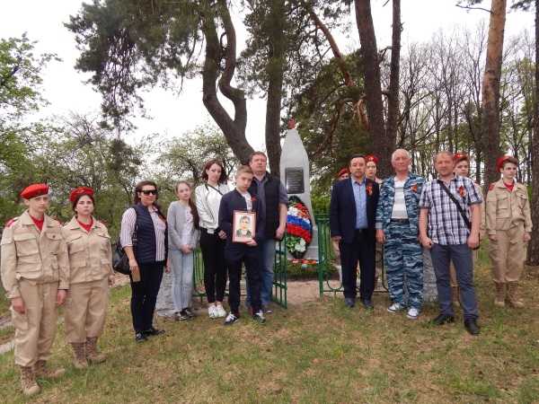 Брянские единоросы организовали встречу трех поколений семьи ветерана