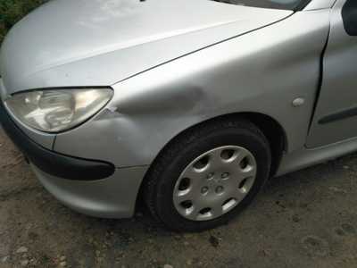 В Брянске разбили припаркованную иномарку: водитель ищет очевидцев