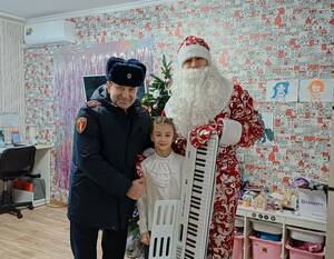 «Ёлка желаний»: брянские росгвардейцы исполнили детские мечты