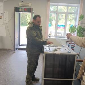 В Погарском районе проголосовал участник СВО Александр Афанасенко