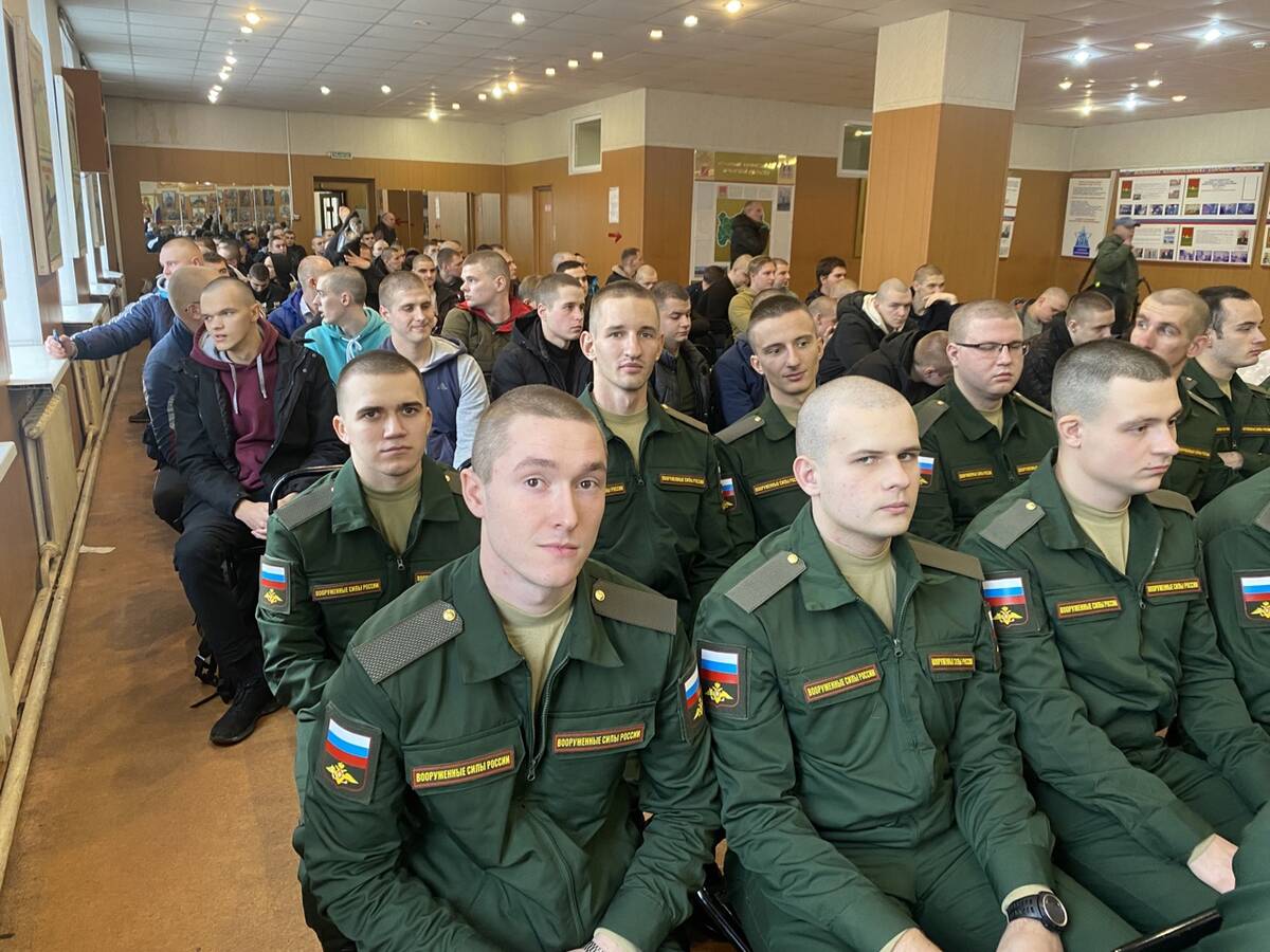 Комиссариат брянск. Военкомат Брянск. Бежицкий военкомат Брянск. Дзержинского 30 Брянск военкомат. Брянск срочники на границе 2024.