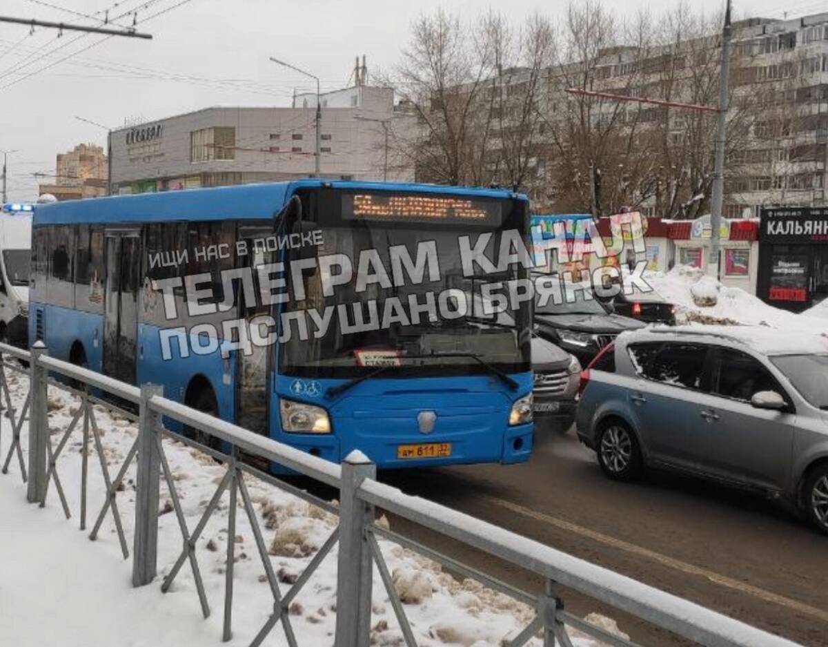 В Брянске водитель автобуса спас мужчину с приступом эпилепсии