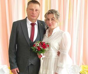 В Красной Горе поженились боец «БАРС-Брянск» Виталий и его избранница Марина