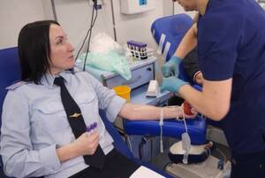 Полицейские Брянска сдали кровь для спасения жизней