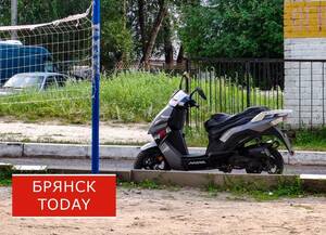 В Клетне 14-летний подросток на мопеде врезался в ВАЗ и чуть не погубил друга