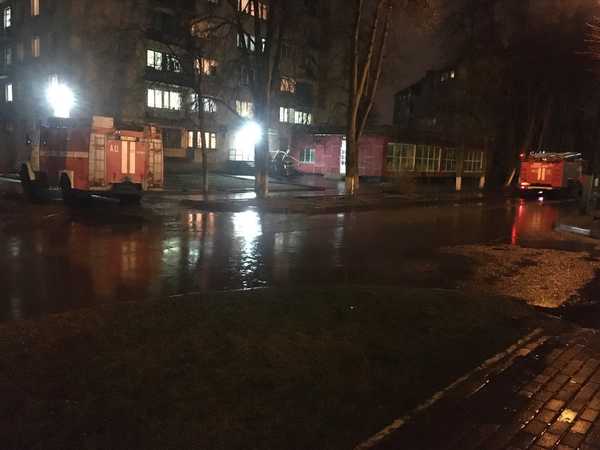 В Брянске возле общежитий БГТУ заметили пожарные машины