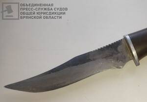 В Фокино пьяная женщина из ревности ударила подругу ножом в живот