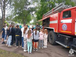 Гордеевские школьники попробовали себя в роли пожарных